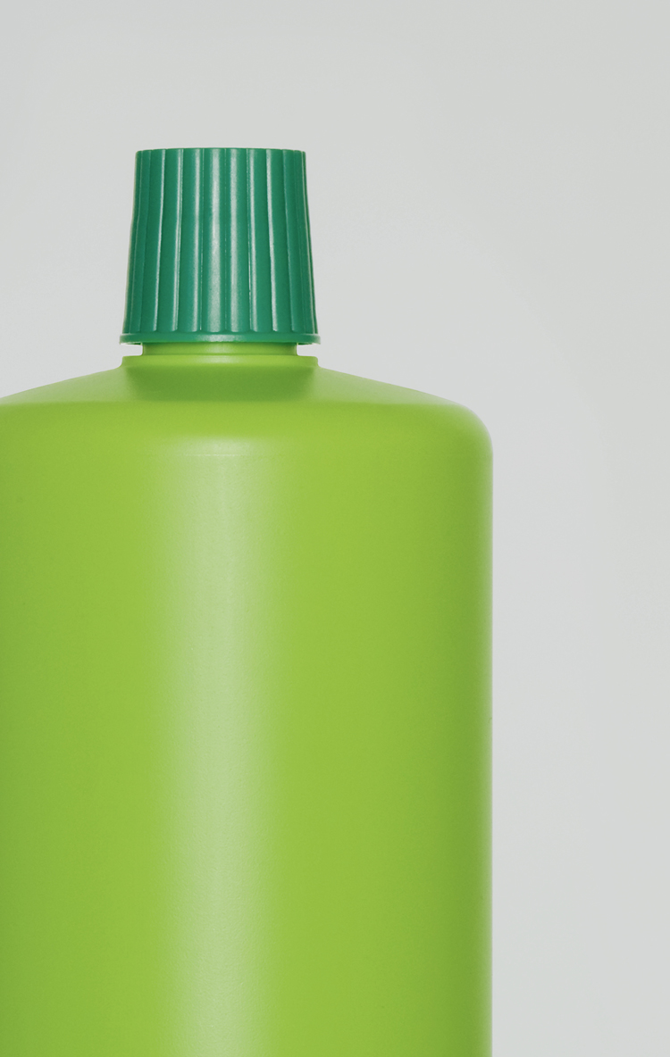 Nahaufnahme einer grünen Plastikflasche